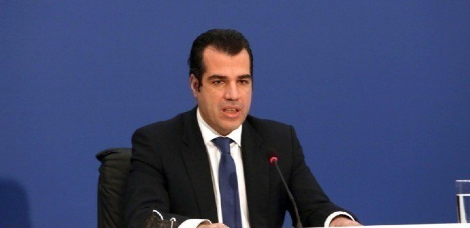 Πλεύρης: Κανείς να μην προκαταλαμβάνει την απόφαση για επιστροφή ή μη των ανεμβολίαστων υγειονομικών