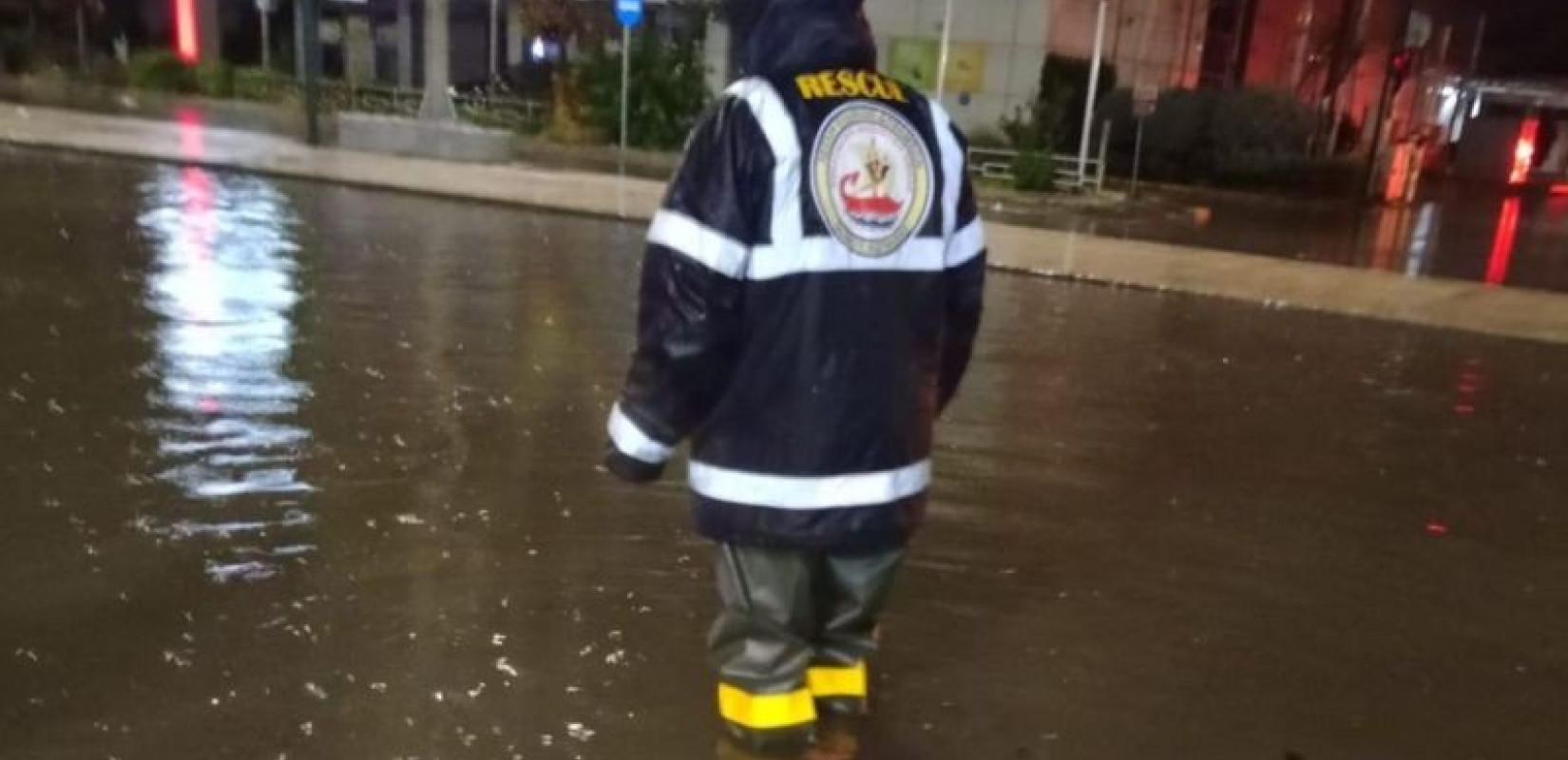 Βόλος: Πνίγηκαν η Νεάπολη και οι Άγιοι Ανάργυροι - «Το νερό περνούσε το πεζοδρόμιο»