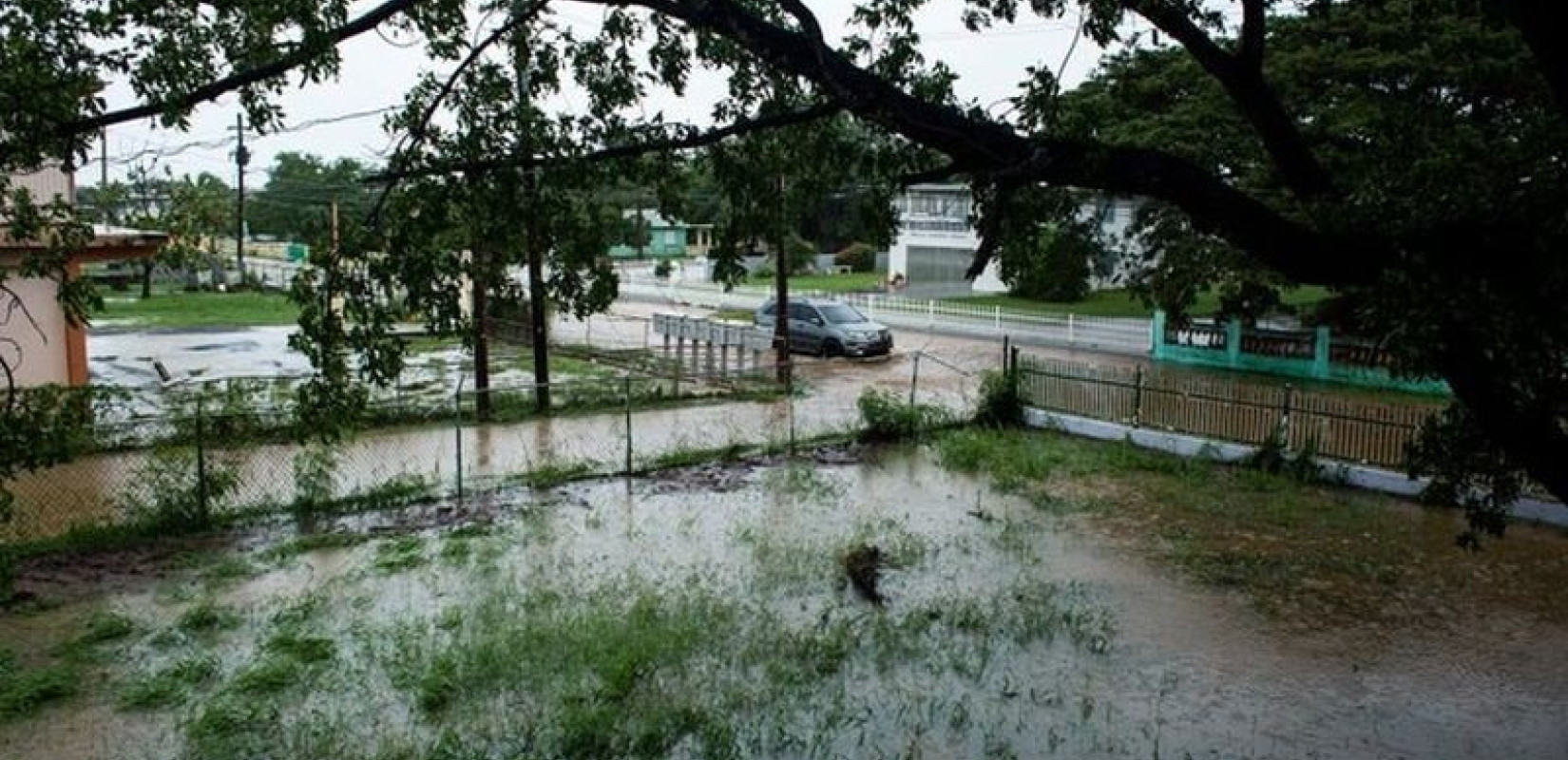 Η «Φιόνα» διέλυσε Πουέρτο Ρίκο και Δομινικανή Δημοκρατία και κατευθύνεται προς τις Βερμούδες (βίντεο & φωτ.)