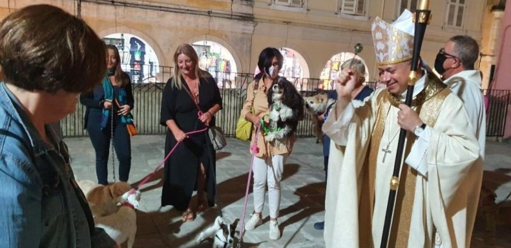 Κέρκυρα: Αναβιώνει σήμερα το έθιμο της ευλογίας των ζώων στον ιερό ναό του Αγίου Φραγκίσκου της Ασίζης
