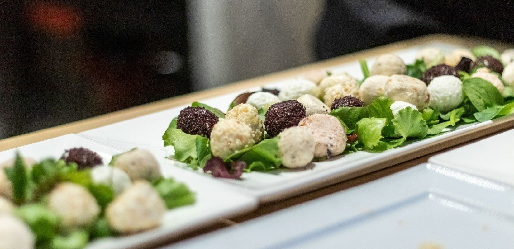 Γευσιγνωσία τυριών στο «ΜIA FETA Feta Bar» παρουσίασε για πρώτη φορά τυριά που παρήχθησαν από μετακινούμενα πρόβατα κι αίγες που βόσκουν το καλοκαίρι στα Γρεβενά