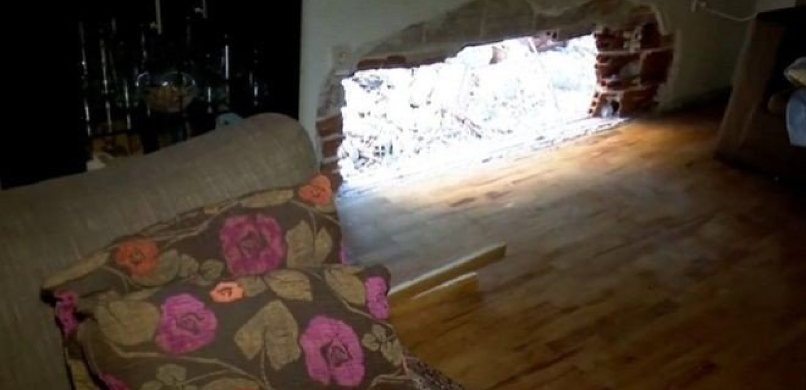 Θεσσαλονίκη: Εργασίες κατεδάφισης άλλης οικοδομής του άφησαν... μια τρύπα στον τοίχο (βίντεο)