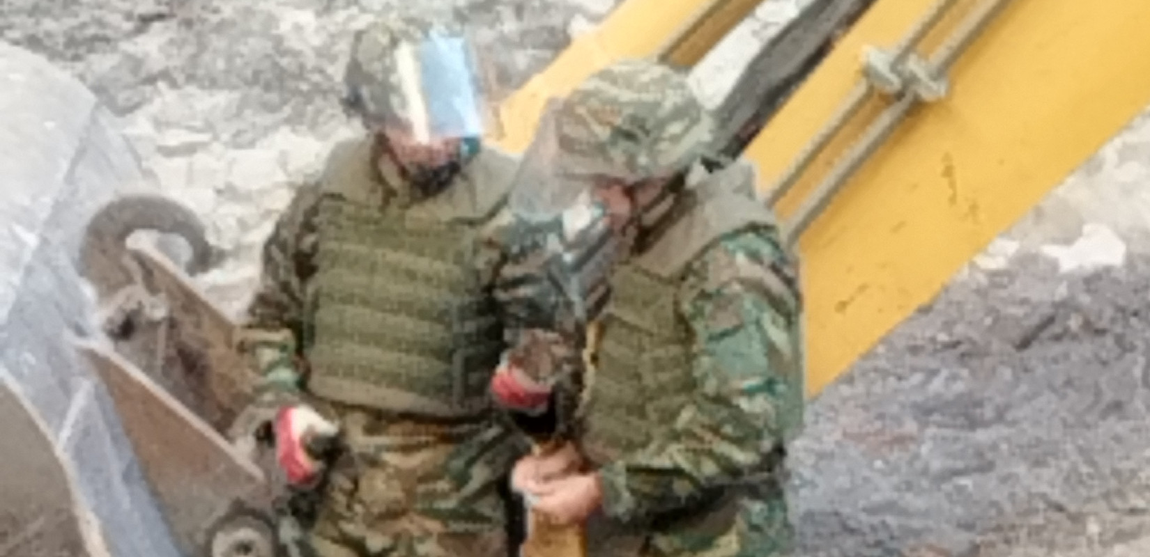 Στο «φως» και όγδοη οβίδα στο οικόπεδο στη Λ. Σοφού (βίντεο, φωτ.)﻿