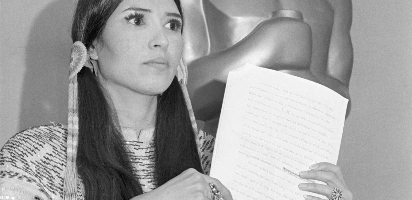 H στιγμή που το «Μικρό Φτερό» αρνήθηκε το Όσκαρ (βίντεο)