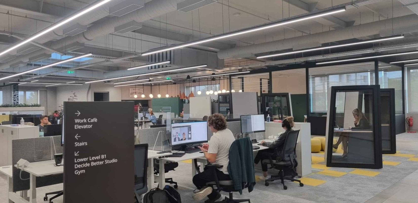 Καταγγελία συνδικαλιστών ότι «κλείνουν» εκατοντάδες θέσεις εργασίας στην Pfizer Ελλάδος