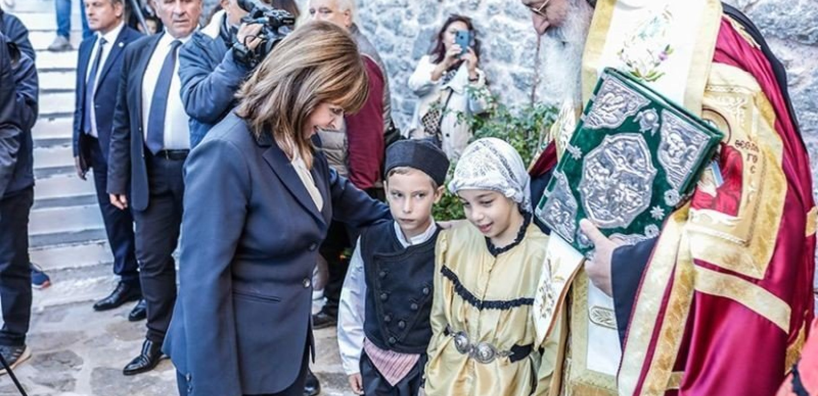 Κ. Σακελλαροπούλου: Οι Σαμοθρακιώτες μάς εμπνέουν στην αδιαπραγμάτευτη προάσπιση της εθνικής μας κυριαρχίας (φωτ.)