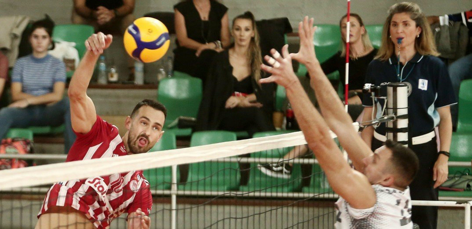 Βόλεϊ: Ψεκάστε, σκουπίστε, τελειώσατε ο Ολυμπιακός (βίντεο) Βόλεϊ: Ψεκάστε, σκουπίστε, τελειώσατε ο Ολυμπιακός (βίντεο)