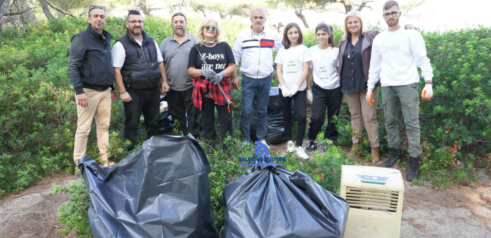 Χαλκιδική: Οι Cleaningans πήραν σκούπα και φαράσι και καθάρισαν τον Γλαρόκαβο Χαλκιδική: Οι Cleaningans πήραν σκούπα και φαράσι και καθάρισαν τον Γλαρόκαβο