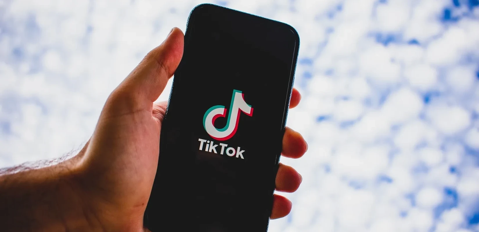 Το TikTok στέλνει τους έφηβους στα... βιβλιοπωλεία