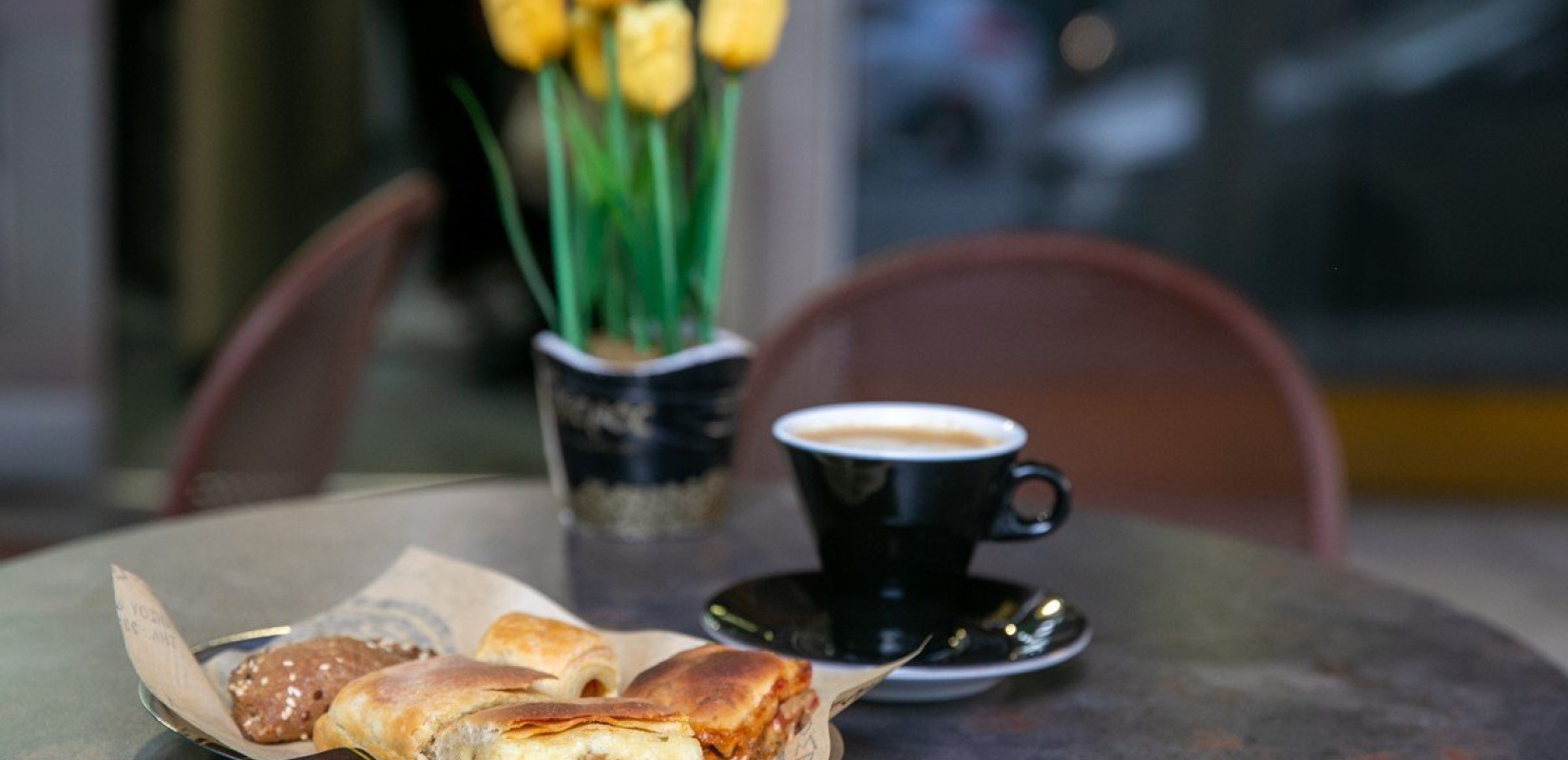 Οίστρος: Η απόλυτη εμπειρία ζύμης και καφέ στο κέντρο της πόλης