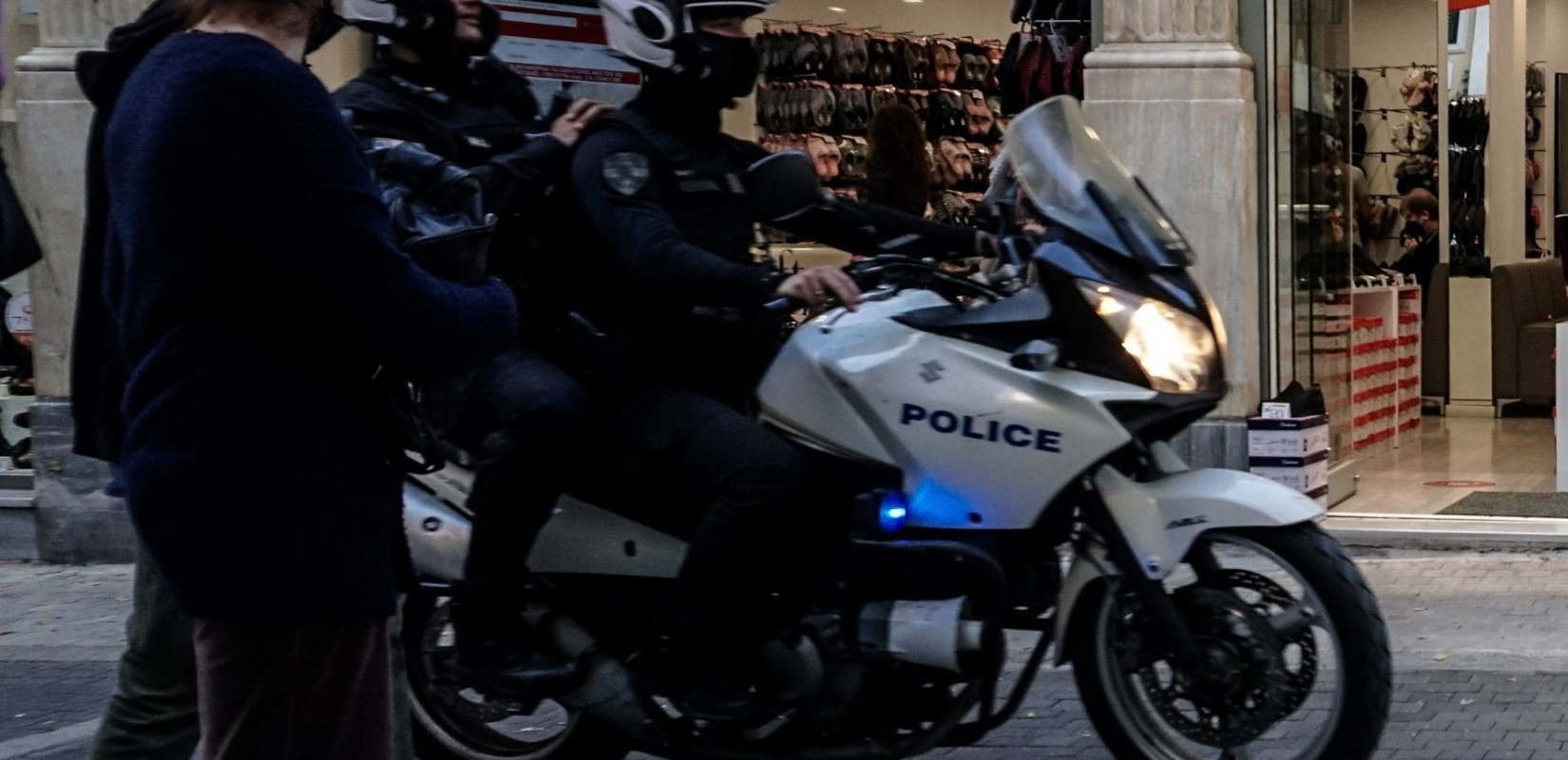 Αγία Βαρβάρα Αττικής: Επίθεση με 20 σφαίρες σε... ψητοπωλείο