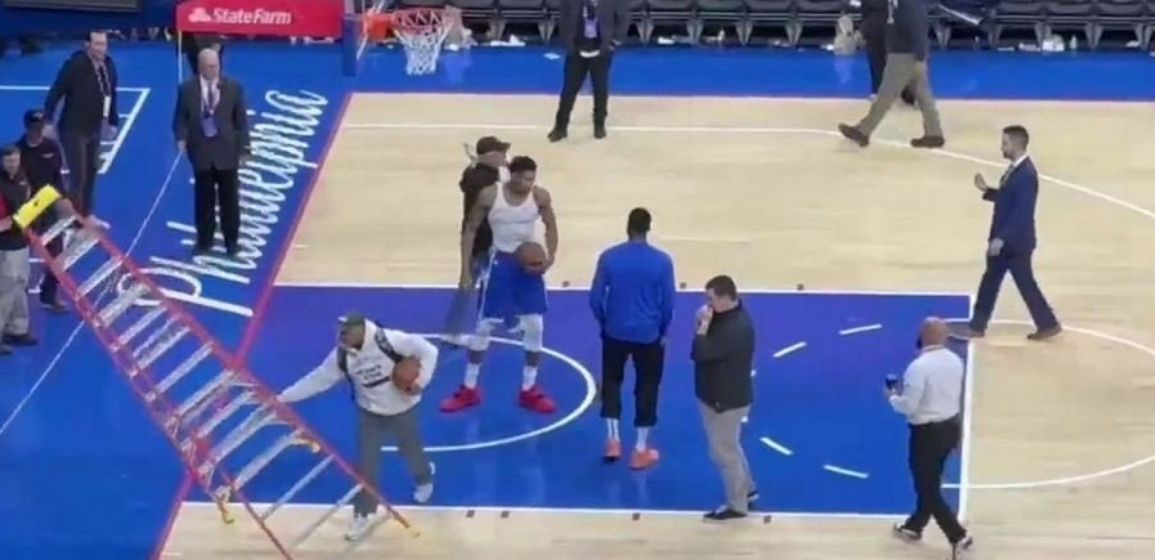 ΝΒΑ: Πρωτοφανές ξέσπασμα του Αντετοκούνμπο μετά την ήττα στη Φιλαδέλφεια - Δείτε βίντεο