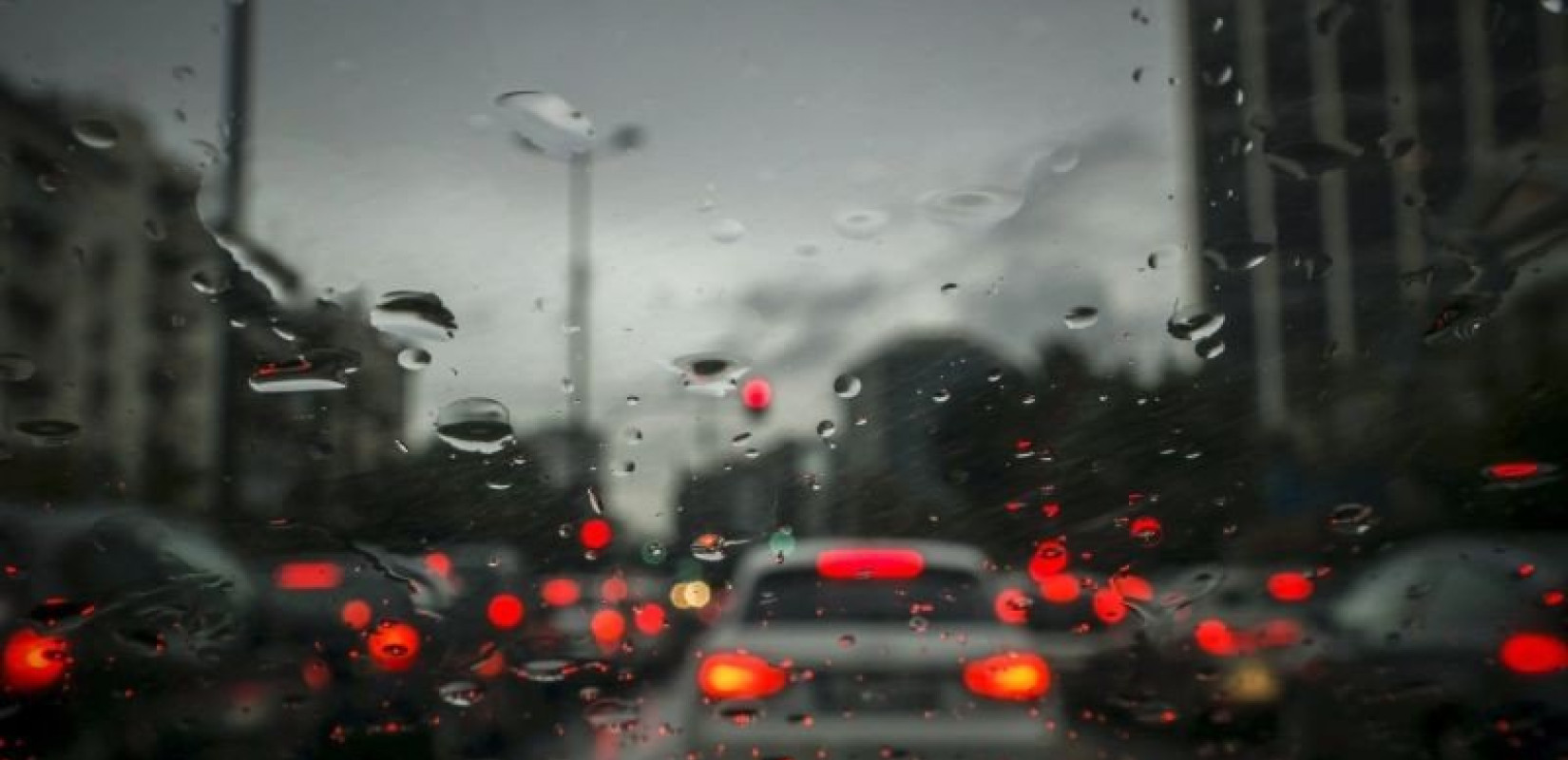 Κακοκαιρία «Άριελ»: Με χαμηλές ταχύτητες η κίνηση στους δρόμους της Θεσσαλονίκης - Επί ποδός πυροσβεστική και αστυνομία