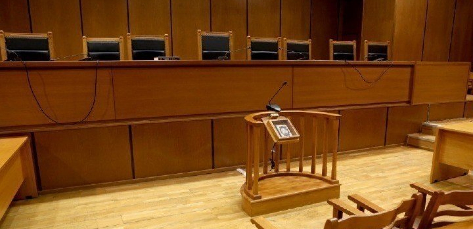 Ένωση Δικαστών και Εισαγγελέων: Αντισυνταγματικές οι αποφάσεις δυο Δικηγορικών Συλλόγων να απέχουν από συγκεκριμένες δίκες