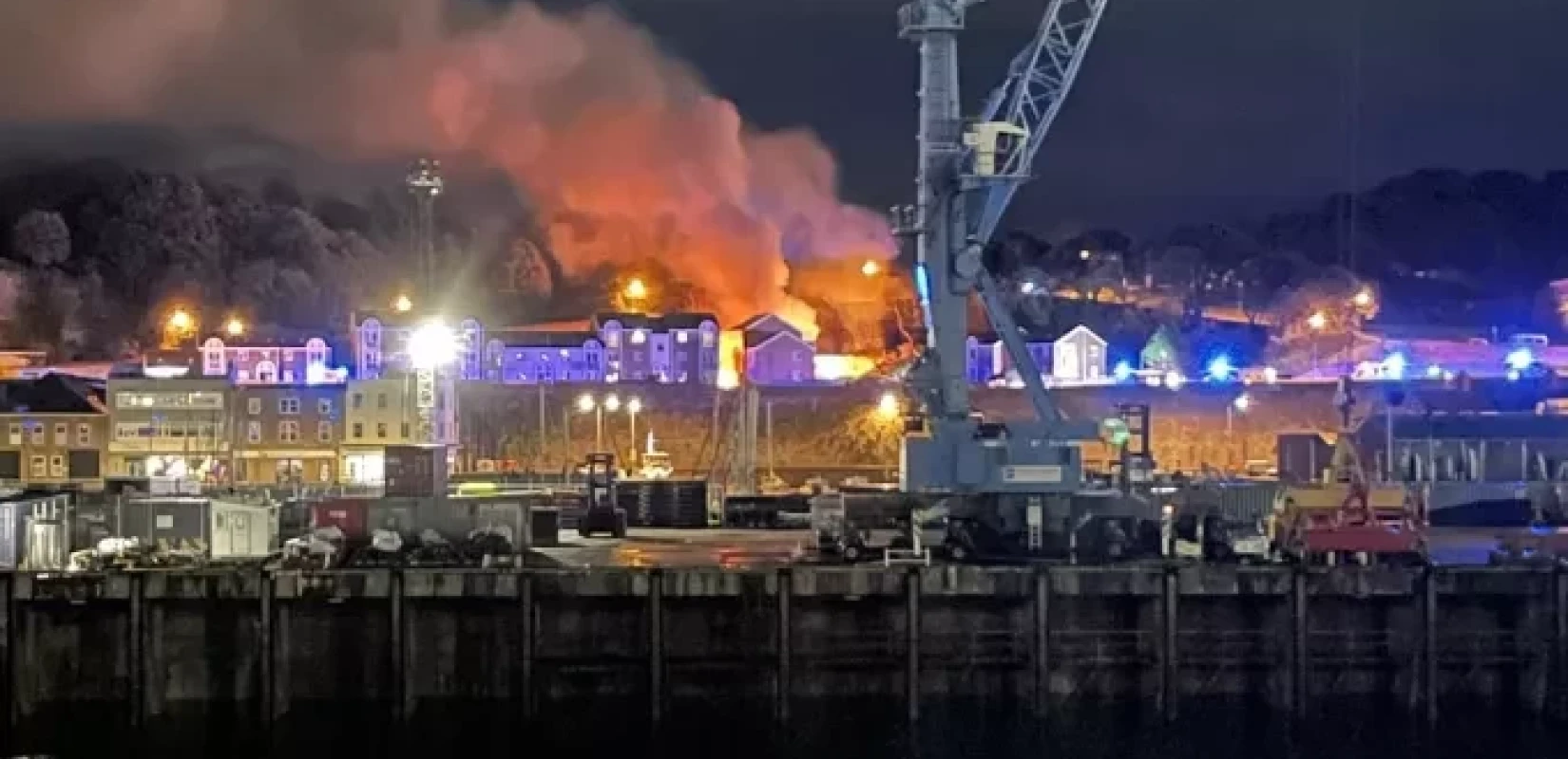 Βρετανία - Έκρηξη:  3 νεκροί και 10 αγνοούμενοι από έκρηξη σε συγκρότημα κατοικιών Βρετανία - Έκρηξη:  3 νεκροί και 10 αγνοούμενοι από έκρηξη σε συγκρότημα κατοικιών