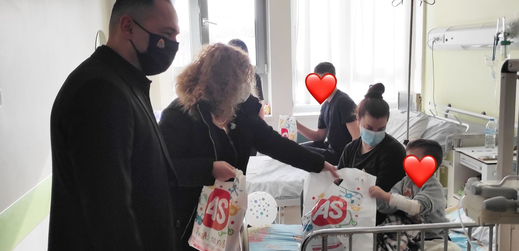 Θεσσαλονίκη: Οι πυροσβέστες έδωσαν δώρα στην παιδιατρική του ΑΧΕΠΑ (φωτ.) Θεσσαλονίκη: Οι πυροσβέστες έδωσαν δώρα στην παιδιατρική του ΑΧΕΠΑ (φωτ.)