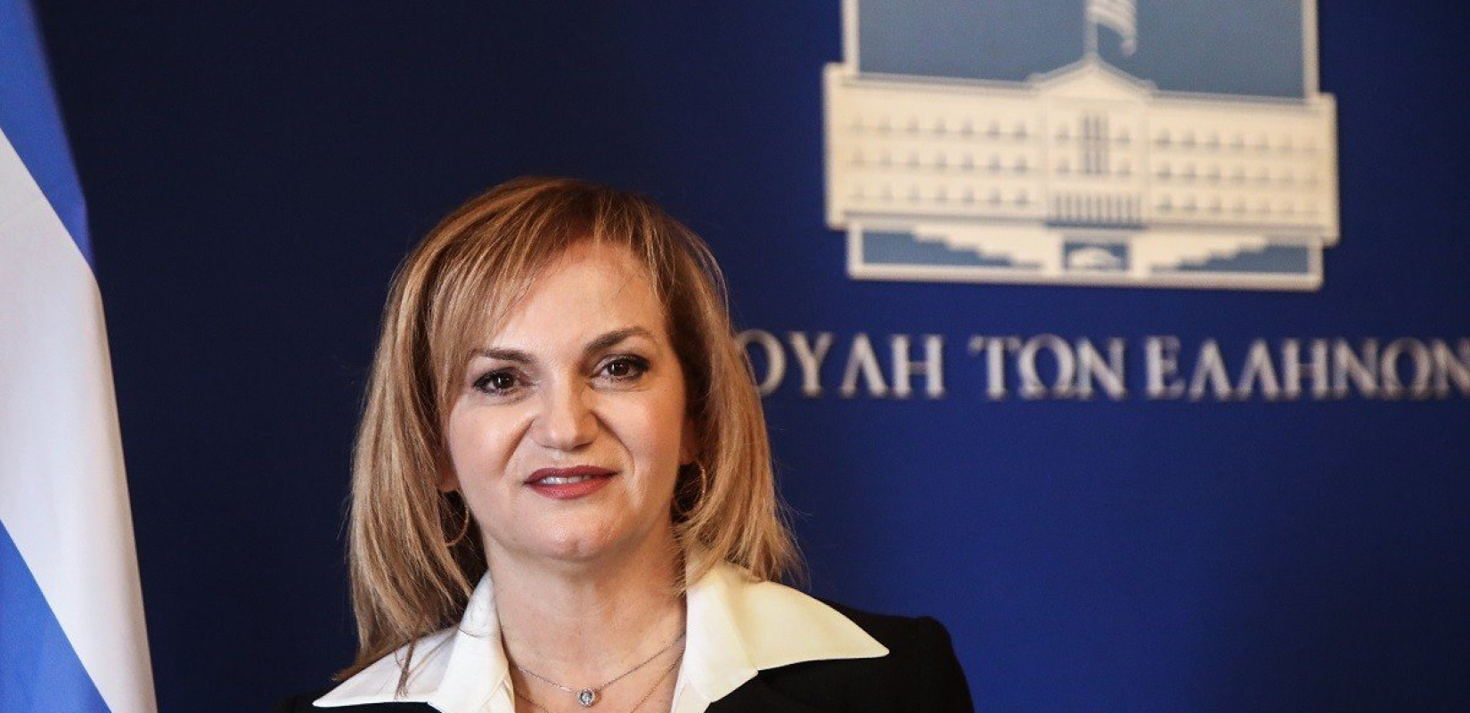 Παραίτηση Θέμη Χειμάρα: Η Ελένη Μακρή-Θεοδώρου ορκίστηκε και ανέλαβε καθήκοντα βουλευτή Παραίτηση Θέμη Χειμάρα: Η Ελένη Μακρή-Θεοδώρου ορκίστηκε και ανέλαβε καθήκοντα βουλευτή