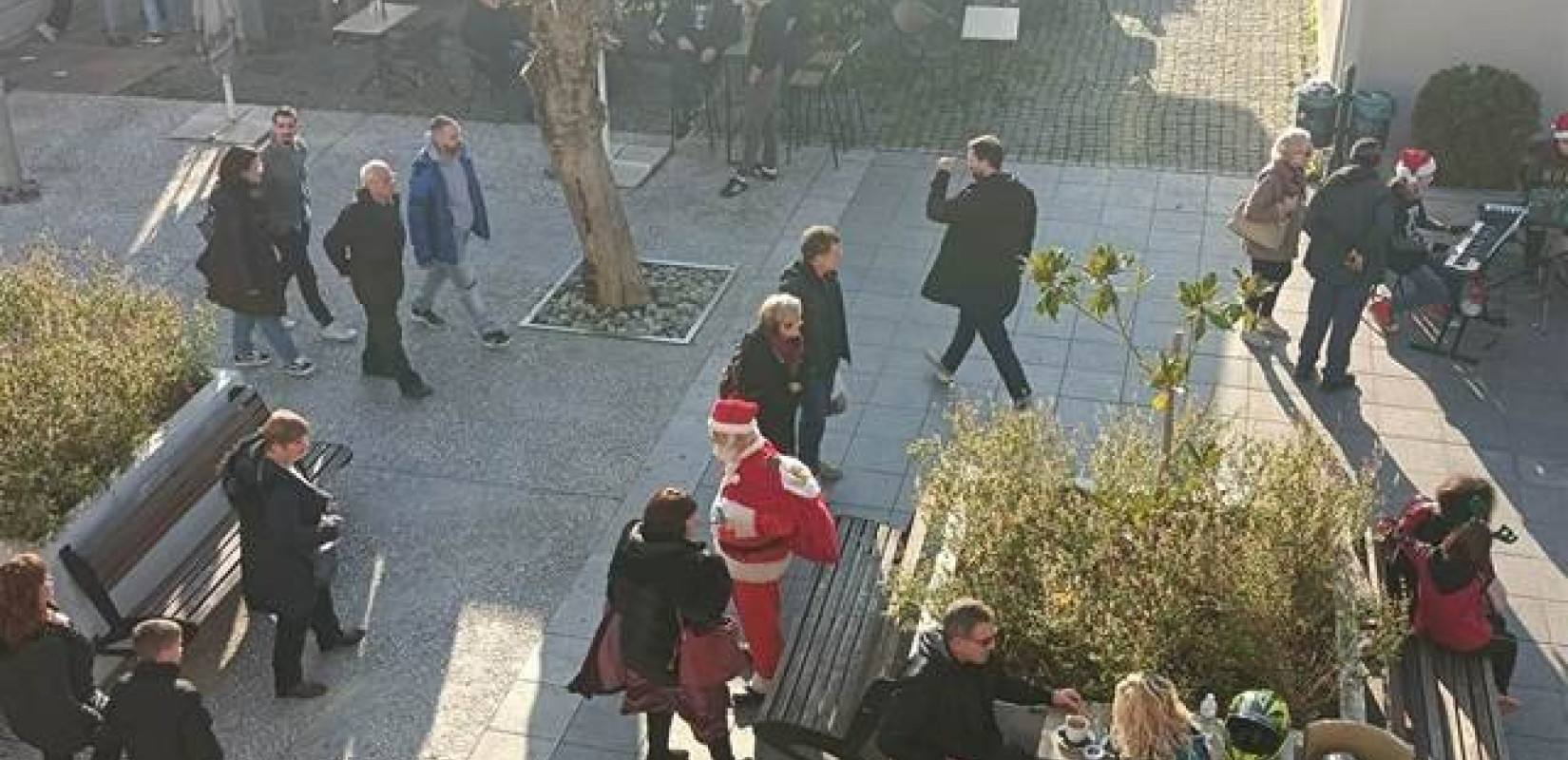 Καλαμαριά: Με ψώνια, βόλτες και κάλαντα η τελευταία μέρα του 2022 (βίντεο, φωτ.)