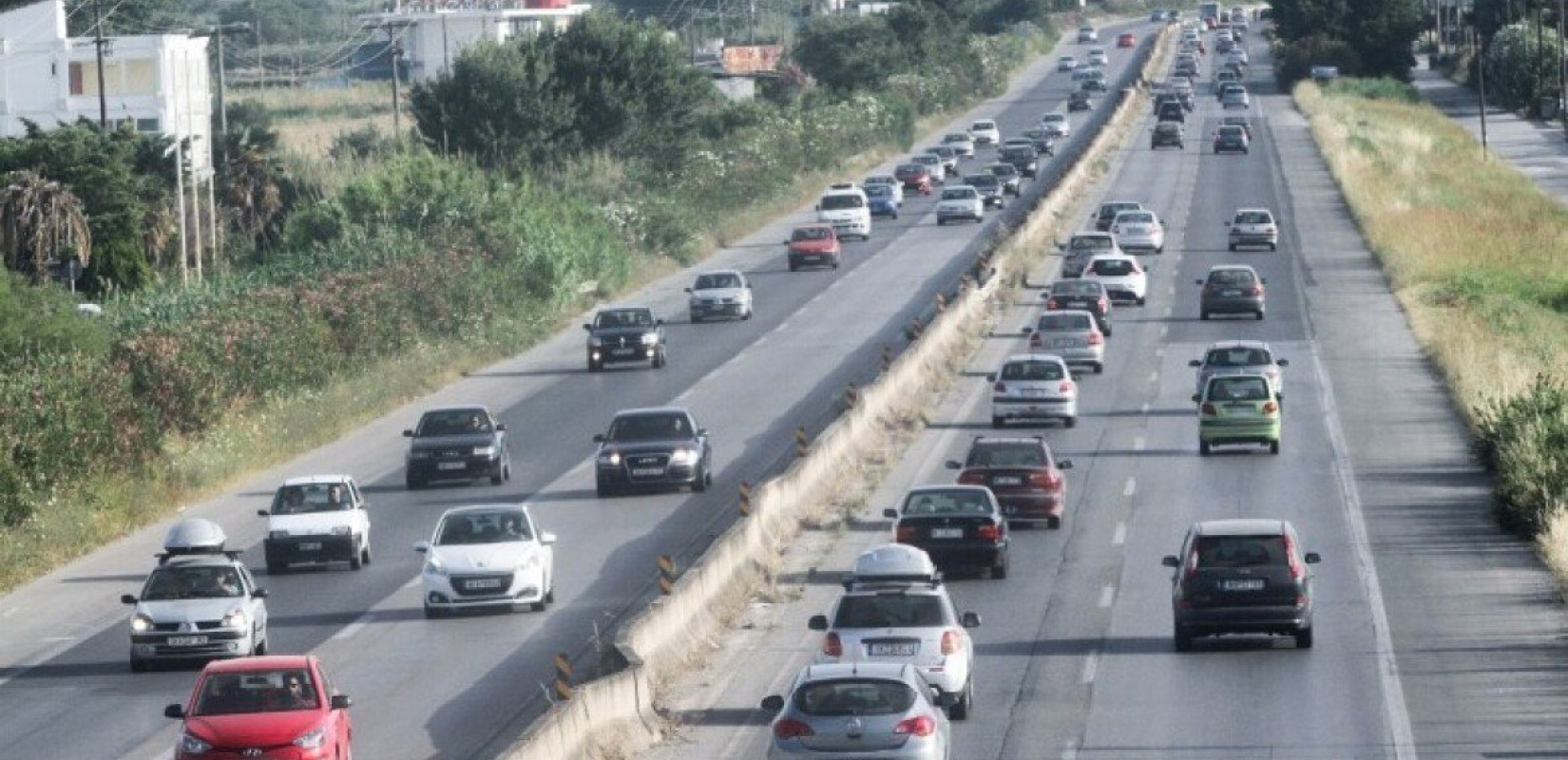Θεσσαλονίκη: Καθυστερήσεις στην Εθνική Οδό Θεσσαλονίκης - Ν. Μουδανιών - Απανωτά τροχαία ατυχήματα