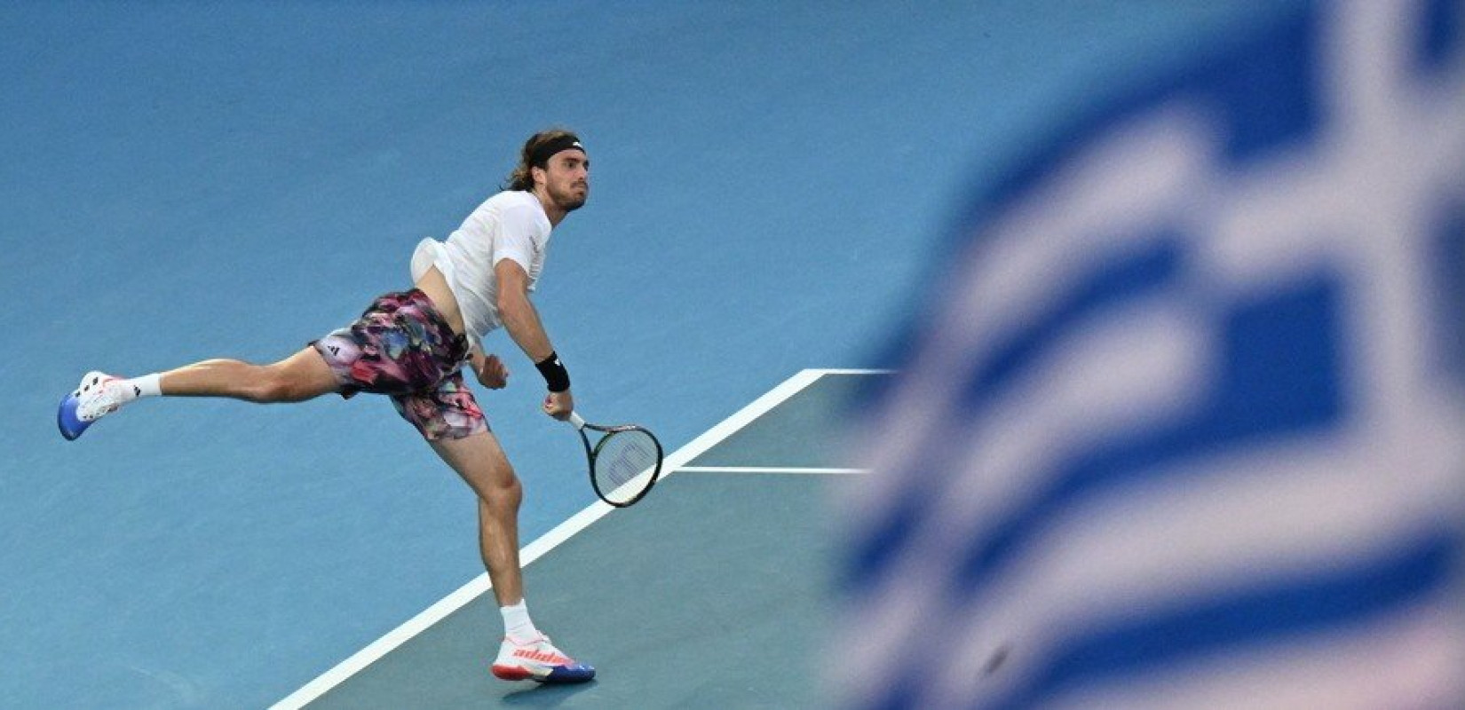 Τένις: Θρίαμβος του Τσιτσιπά μπροστά σε χιλιάδες Έλληνες θεατές στη Μελβούρνη (βίντεο)