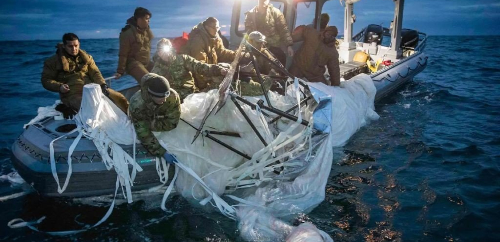 Σε παρωδία των X-Files παραπέμπει η αντίδραση των ΗΠΑ απέναντι στα μπαλόνια... UFO