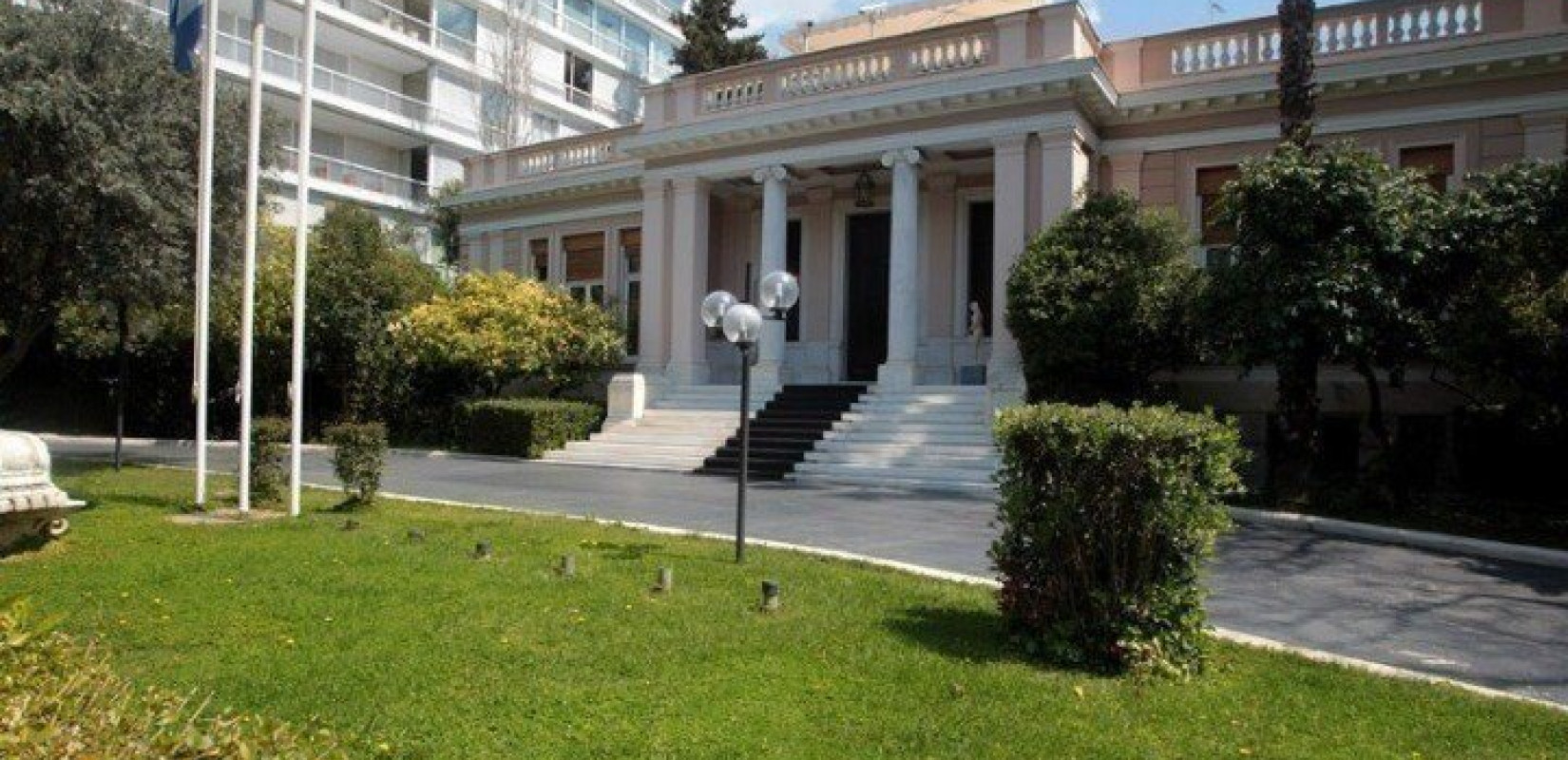 Κυβερνητκές πηγές για την απάντηση Βενιζέλου: «Συνομολογείται εν τέλει ότι δεν απαιτείται η παρουσία 151 βουλευτών»
