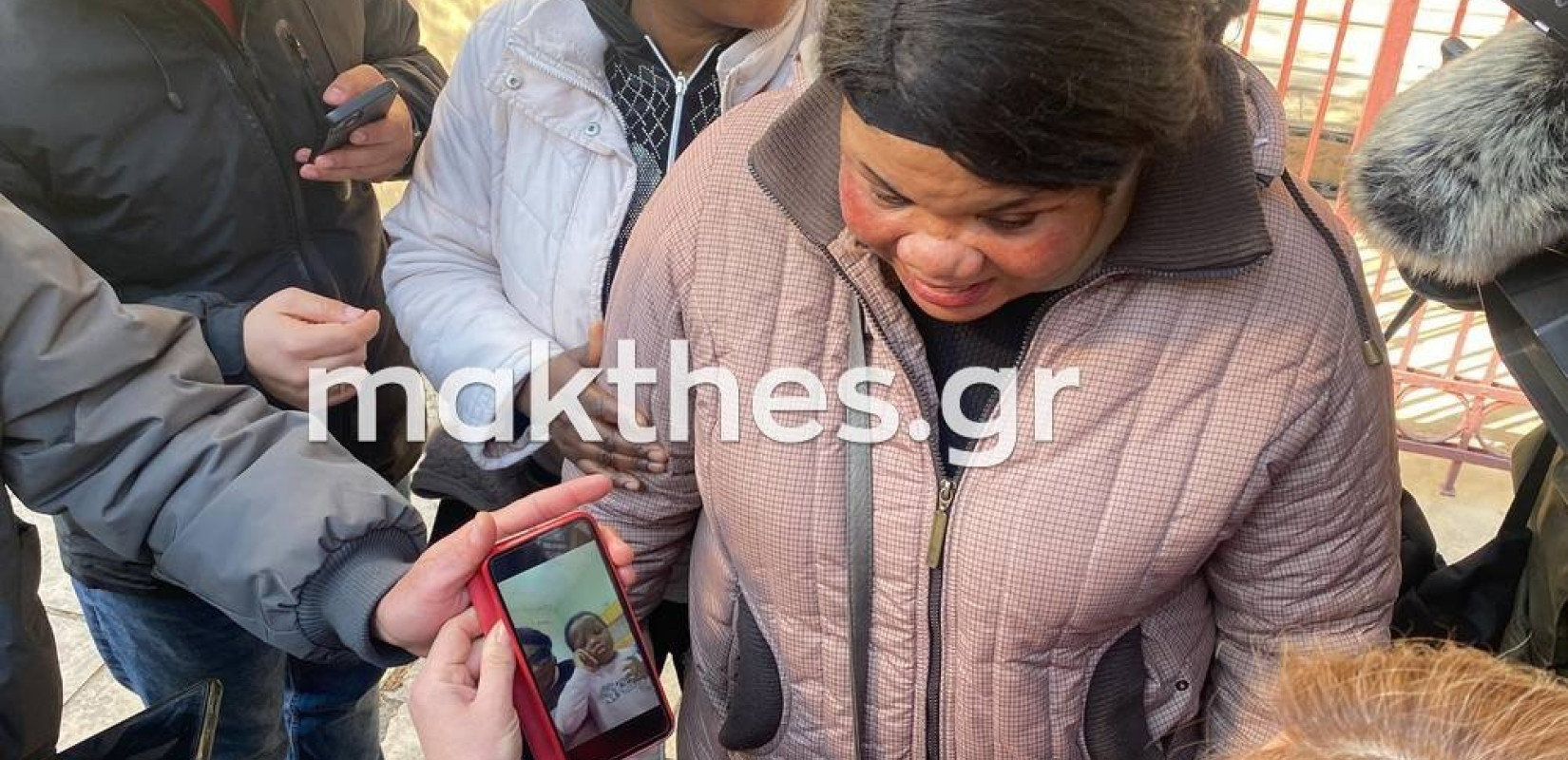 Θεσσαλονίκη: Ξεσπά η μητέρα του παιδιού που πέθανε στον Αγ. Στυλιανό: «Αν ήταν άσπρο το μωρό μου θα ζούσε, επειδή ήταν μαύρο πέθανε»