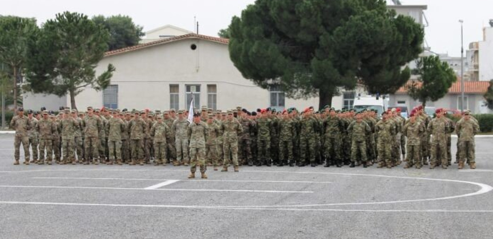Για πρώτη φορά η εκπαίδευση στο σχολείο αεροκίνητων επιχειρήσεων των ΗΠΑ διεξήχθη στην Ελλάδα (βίντεο, φωτ.)