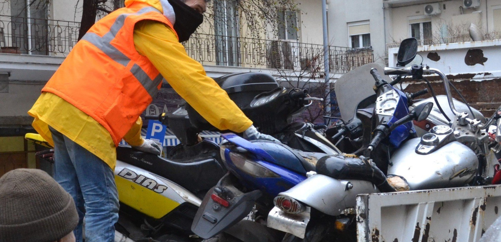 Σαφάρι ελέγχων για δίκυκλα σε πεζοδρόμια στη Θεσσαλονίκη