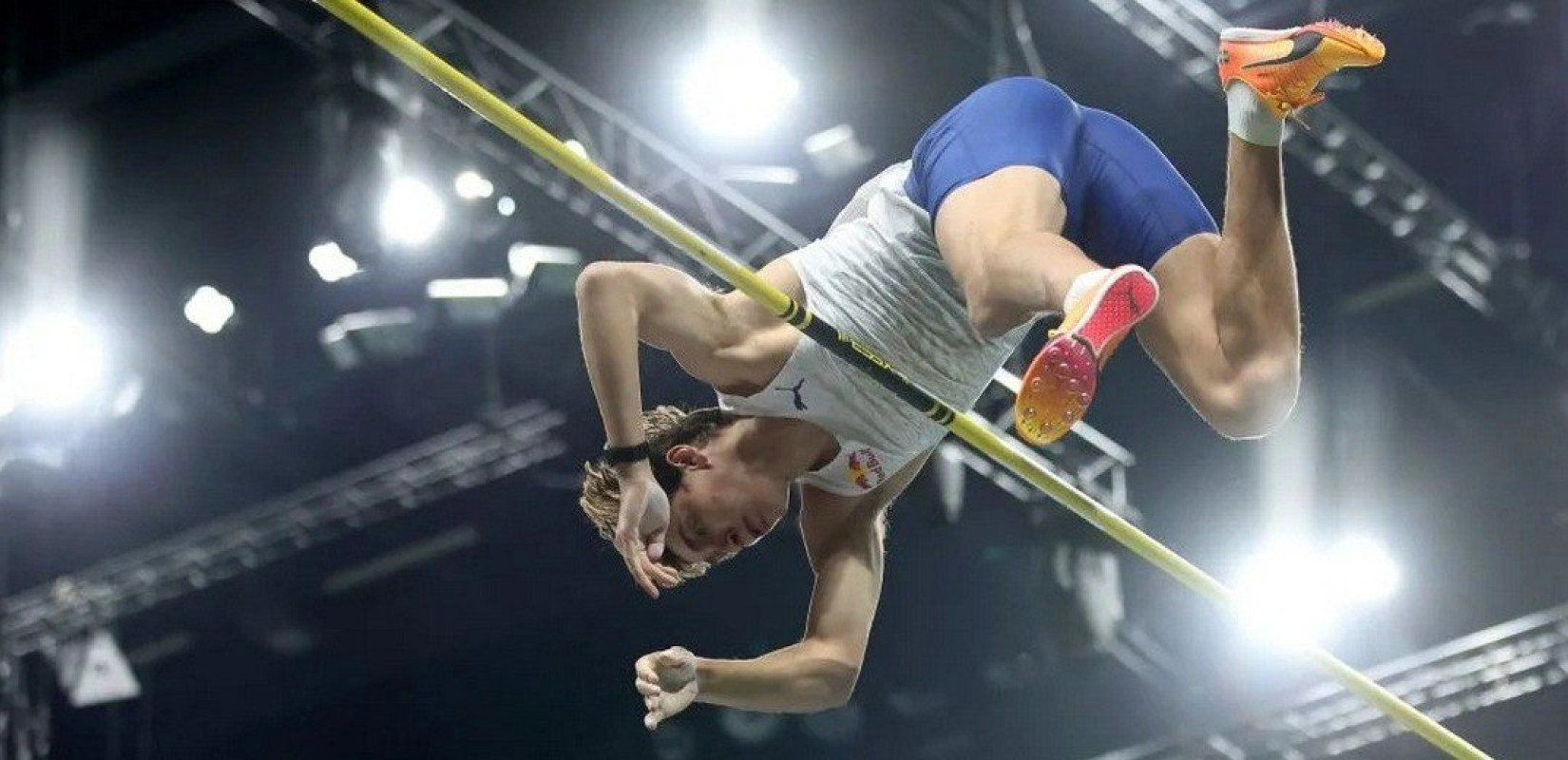 Στίβος: Ο απίθανος Ντουπλάντις έσπασε ξανά το παγκόσμιο ρεκόρ στο επί κοντώ (βίντεο)