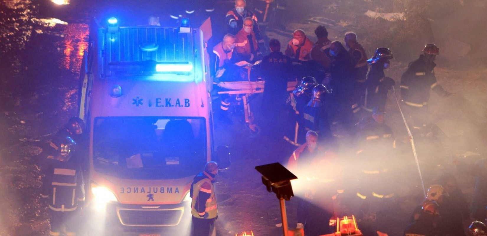 Τραγωδία Τεμπών: Καταθέτουν επιζήσαντες - «Έβλεπα να έρχεται καπνός και τη φωτιά»