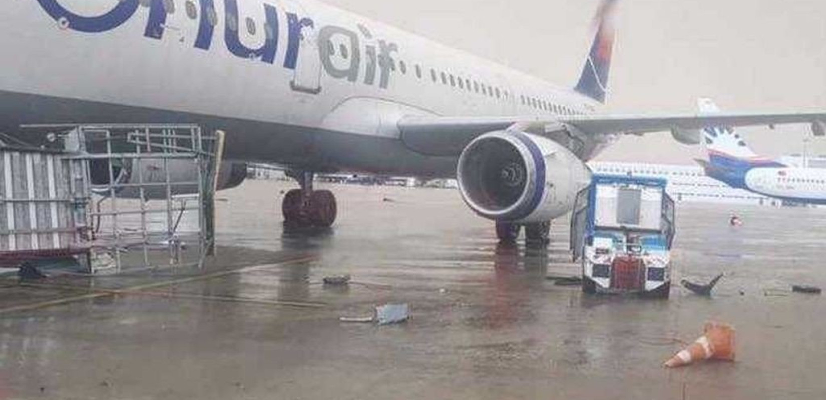 Ανεμοστρόβιλος χτύπησε το αεροδρόμιο της Αττάλειας (βίντεο)