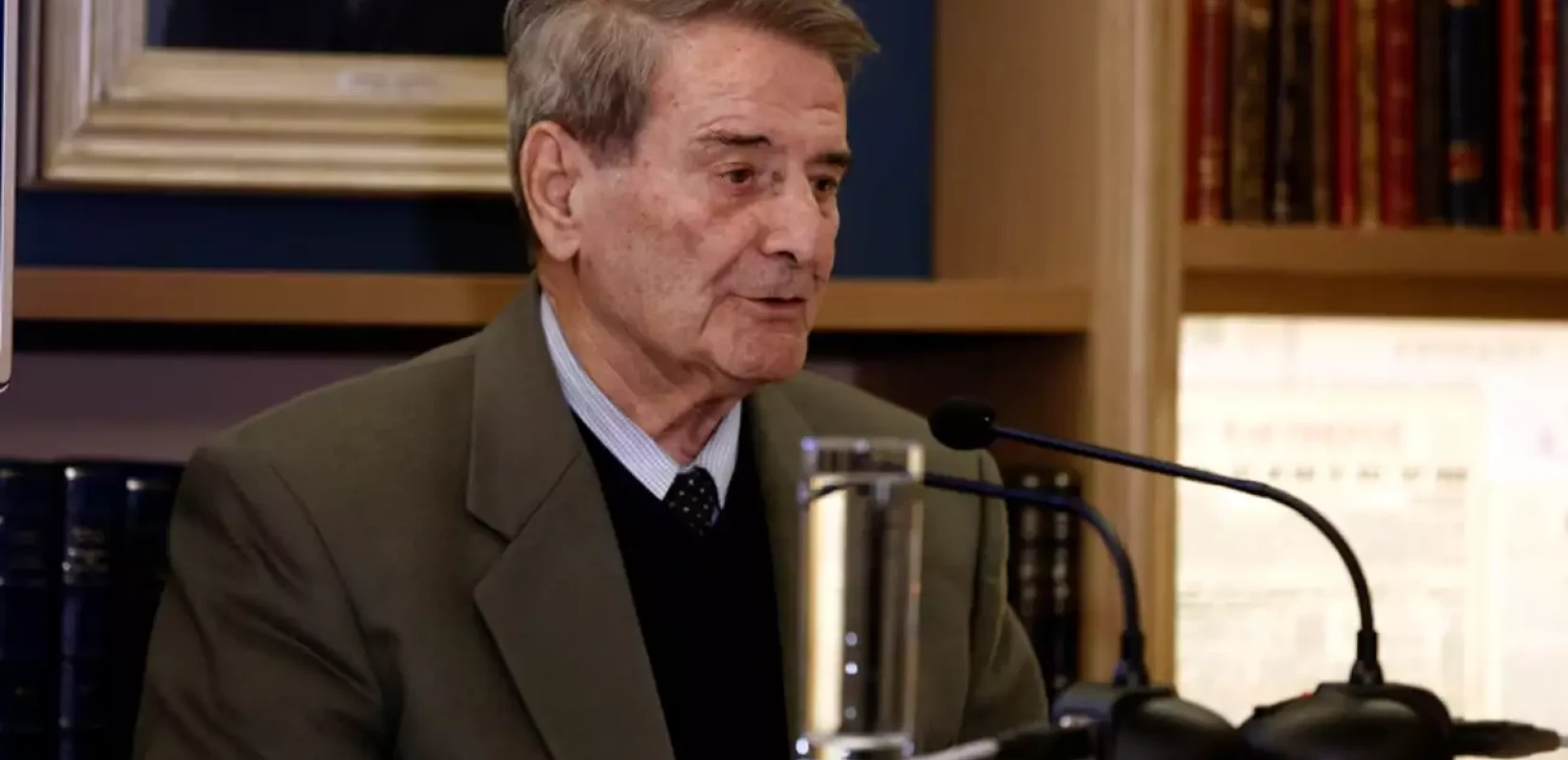 Πέθανε ο δημοσιογράφος Βασίλης Νικολόπουλος