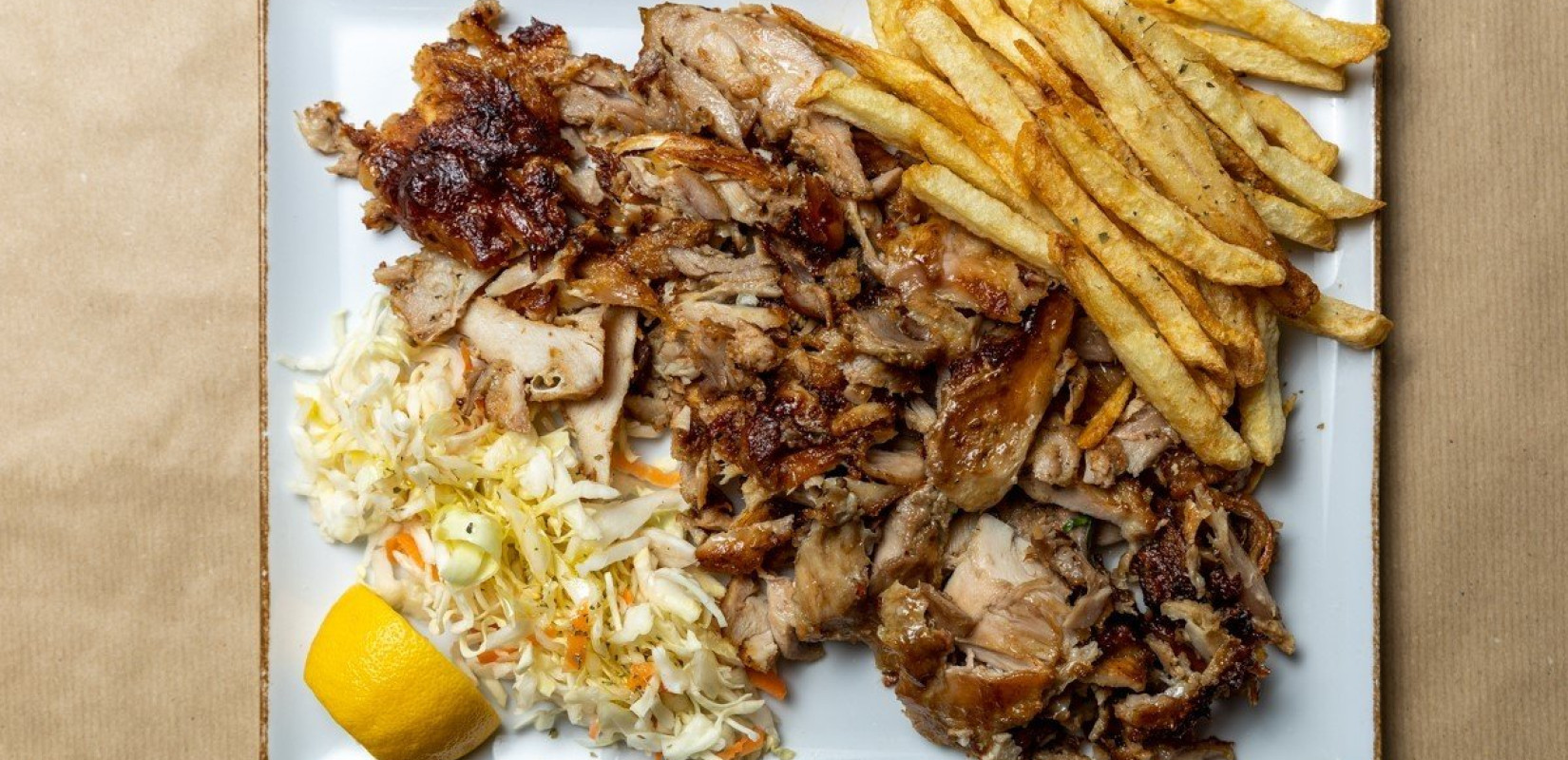 Ψητοπωλείο «Ethnicόν» στη Θέρμη: Όλα στα κάρβουνα και χειροποίητα