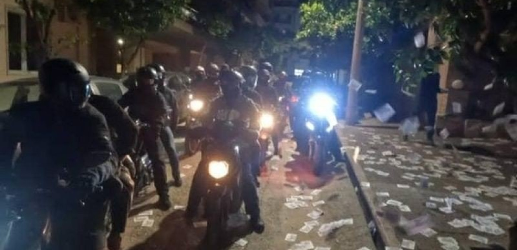 «Επίσκεψη» Ρουβίκωνα στο σπίτι του Νίκου Παπαθανάση - «Κανείς δεν τους φοβάται», απαντά ο αναπληρωτής υπουργός