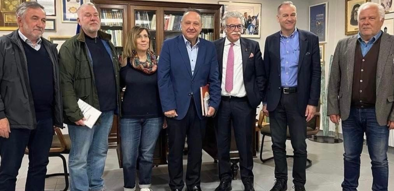 Επίσκεψη Στέλιου Αγγελούδη στην ΙKΘ: «Πάρκο Μνήμης άμεσα και όχι πάρκινγκ η πλατεία Ελευθερίας» Επίσκεψη Στέλιου Αγγελούδη στην ΙKΘ: «Πάρκο Μνήμης άμεσα και όχι πάρκινγκ η πλατεία Ελευθερίας»