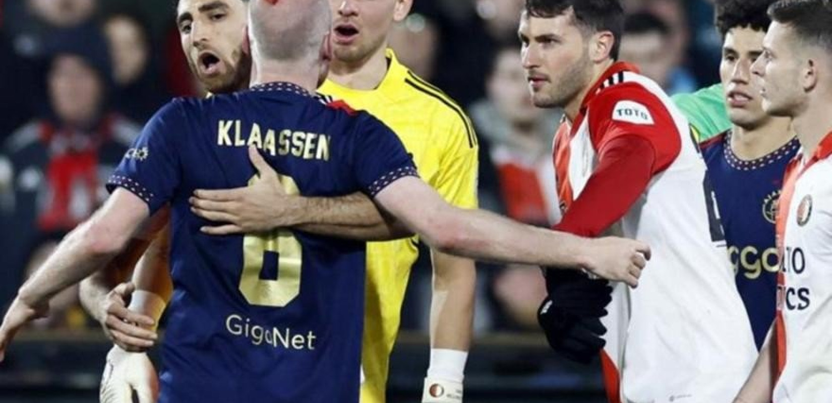 Ολλανδία: Αποτροπιασμός για τα επεισόδια στο ντέρμπι κυπέλλου μεταξύ Φέγενορντ και Άγιαξ - Δείτε βίντεο