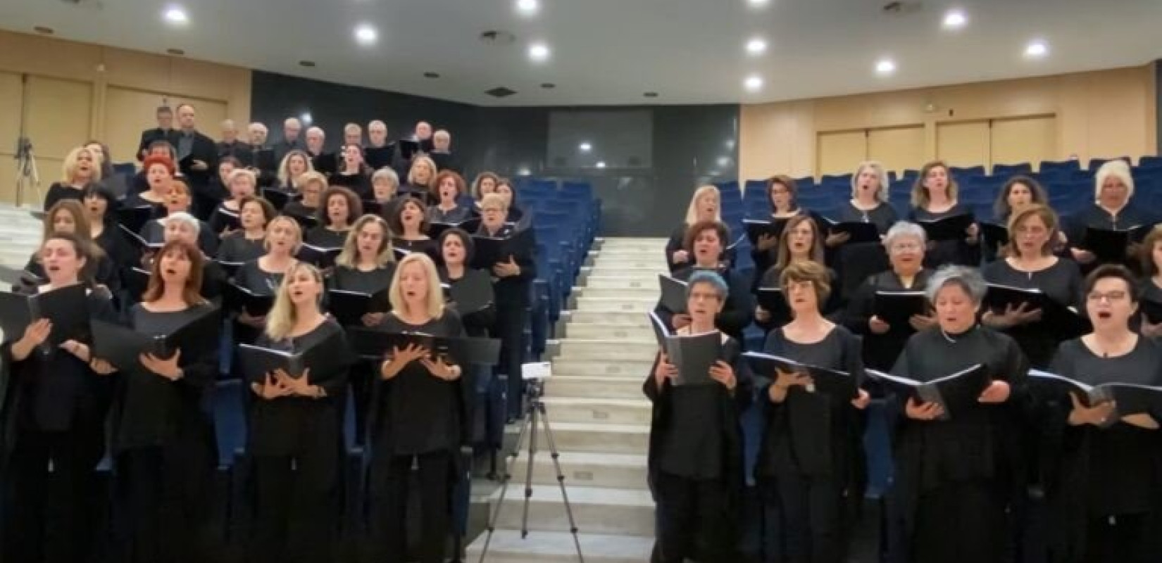 Θεσσαλονίκη: Ένα χορωδιακό αφιέρωμα στις μάνες με τις άδειες αγκαλιές, από το ΤΕΕ/ΤΚΜ