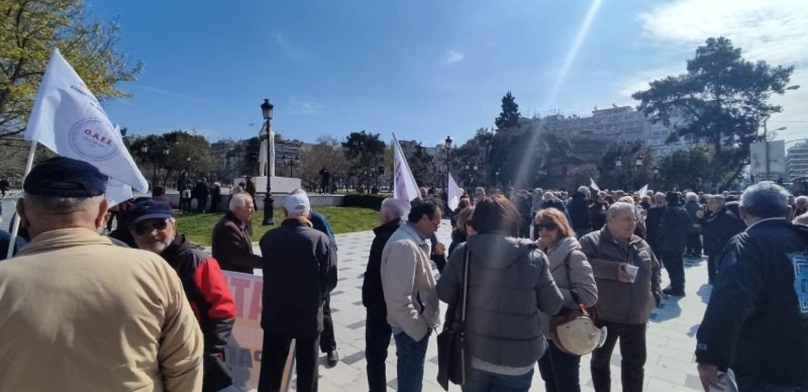 Θεσσαλονίκη: Συγκέντρωση διαμαρτυρίας έξω από τα γραφεία του ΕΦΚΑ πραγματοποίησαν συνταξιούχοι