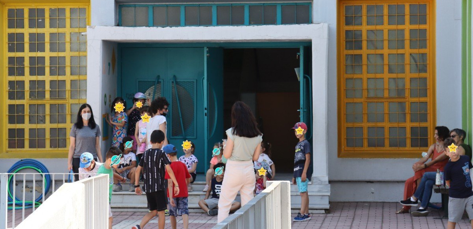 Καταγγελία bullying στο Νέο Ηράκλειο: 7χρονη μαθήτρια βρέθηκε δεμένη και φιμωμένη στις τουαλέτες σχολείου (βίντεο)
