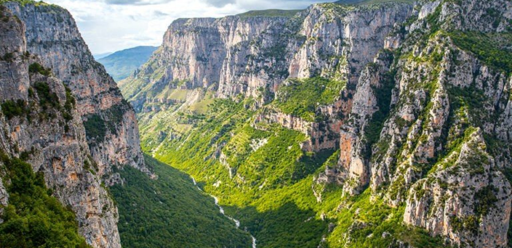 Ήπειρος: Επιχείρηση διάσωσης τραυματισμένου ορειβάτη στο φαράγγι του Βίκου