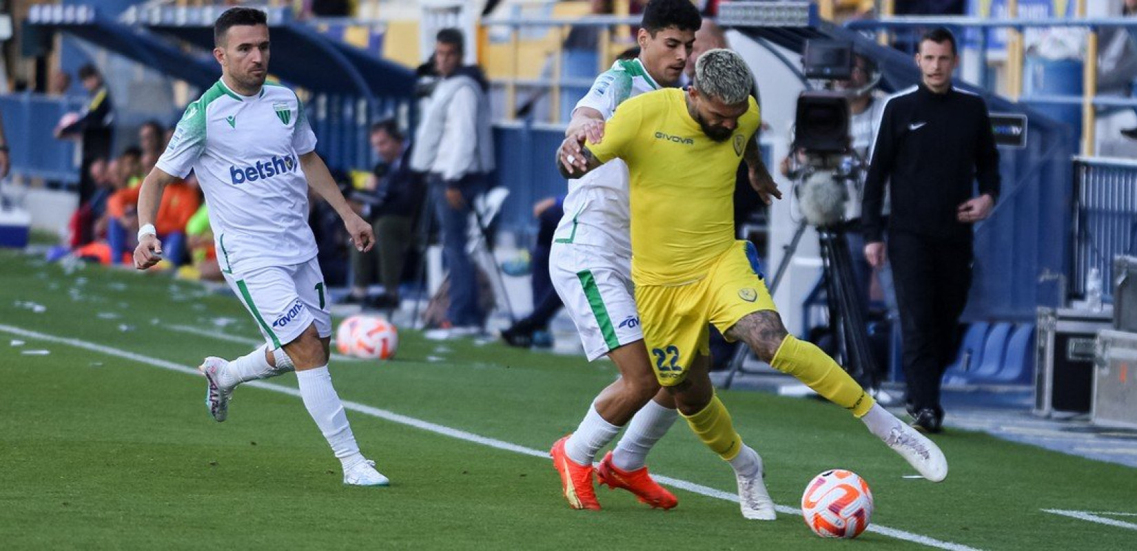 Πλέι άουτ Super League: Χαμός στο Αγρίνιο, στο... 104' ισοφαρίστηκε με πέναλτι ο Λεβαδειακός - Η βαθμολογία και το πρόγραμμα (βίντεο)