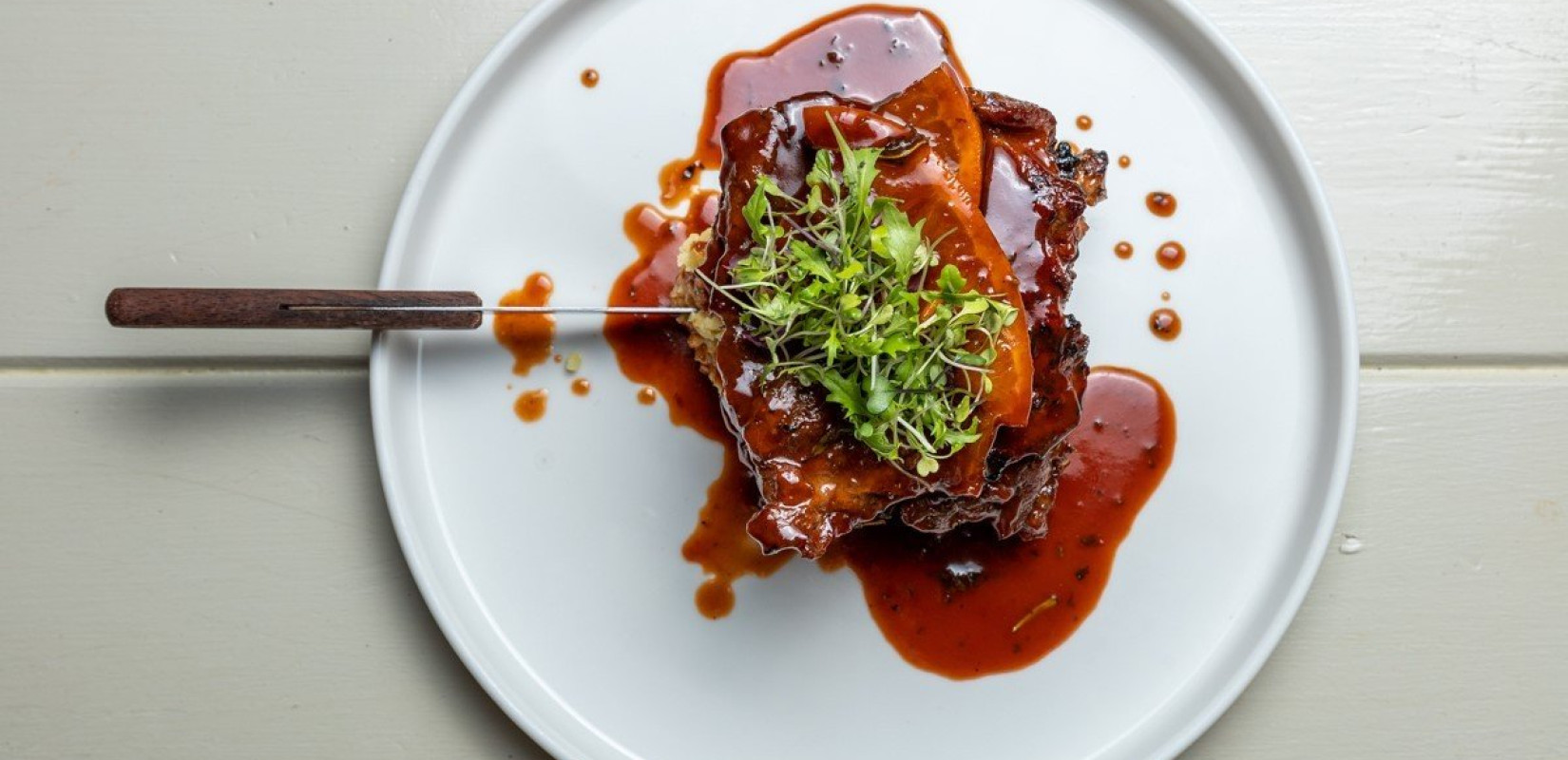 Η «Ακαδημία Art Restaurant» είναι ακριβώς αυτό που υπόσχεται: Ένας υπέροχος χώρος τέχνης και γαστρονομίας