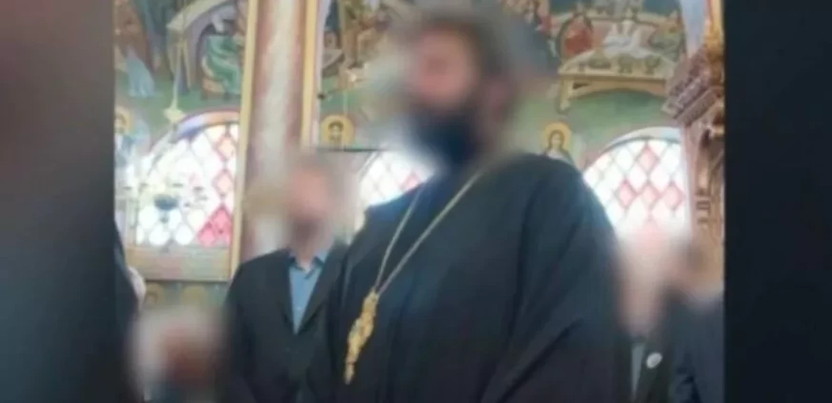 Σε εκκλησία της Αθήνας λειτουργεί ο ιερέας-πρώην επιχειρηματίας που χρωστάει 1 εκατ. ευρώ