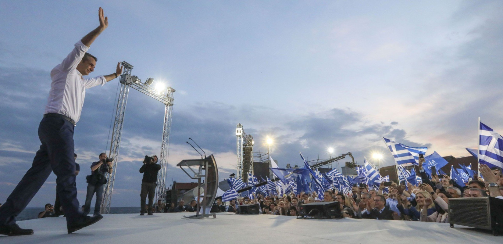 Η ώρα της Θεσσαλονίκης: Ο Κυριάκος Μητσοτάκης στο Παλέ, στην τελική προεκλογική συγκέντρωση της ΝΔ Η ώρα της Θεσσαλονίκης: Ο Κυριάκος Μητσοτάκης στο Παλέ, στην τελική προεκλογική συγκέντρωση της ΝΔ