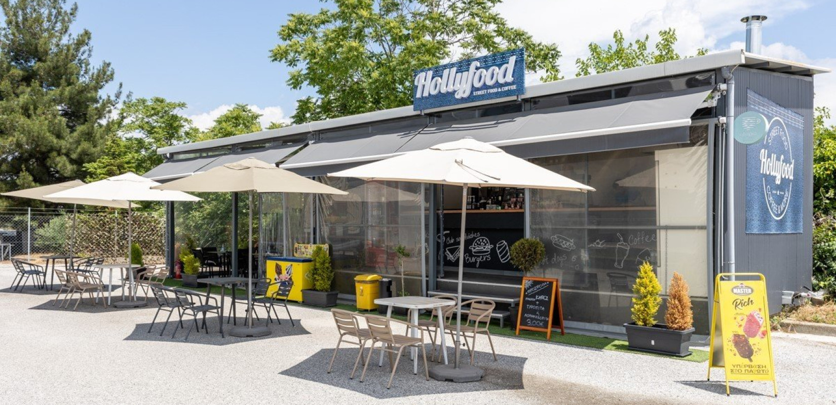 «Hollyfood Street Food»: Η καντίνα με το άνετο πάρκινγκ στην περιοχή της Πυλαίας