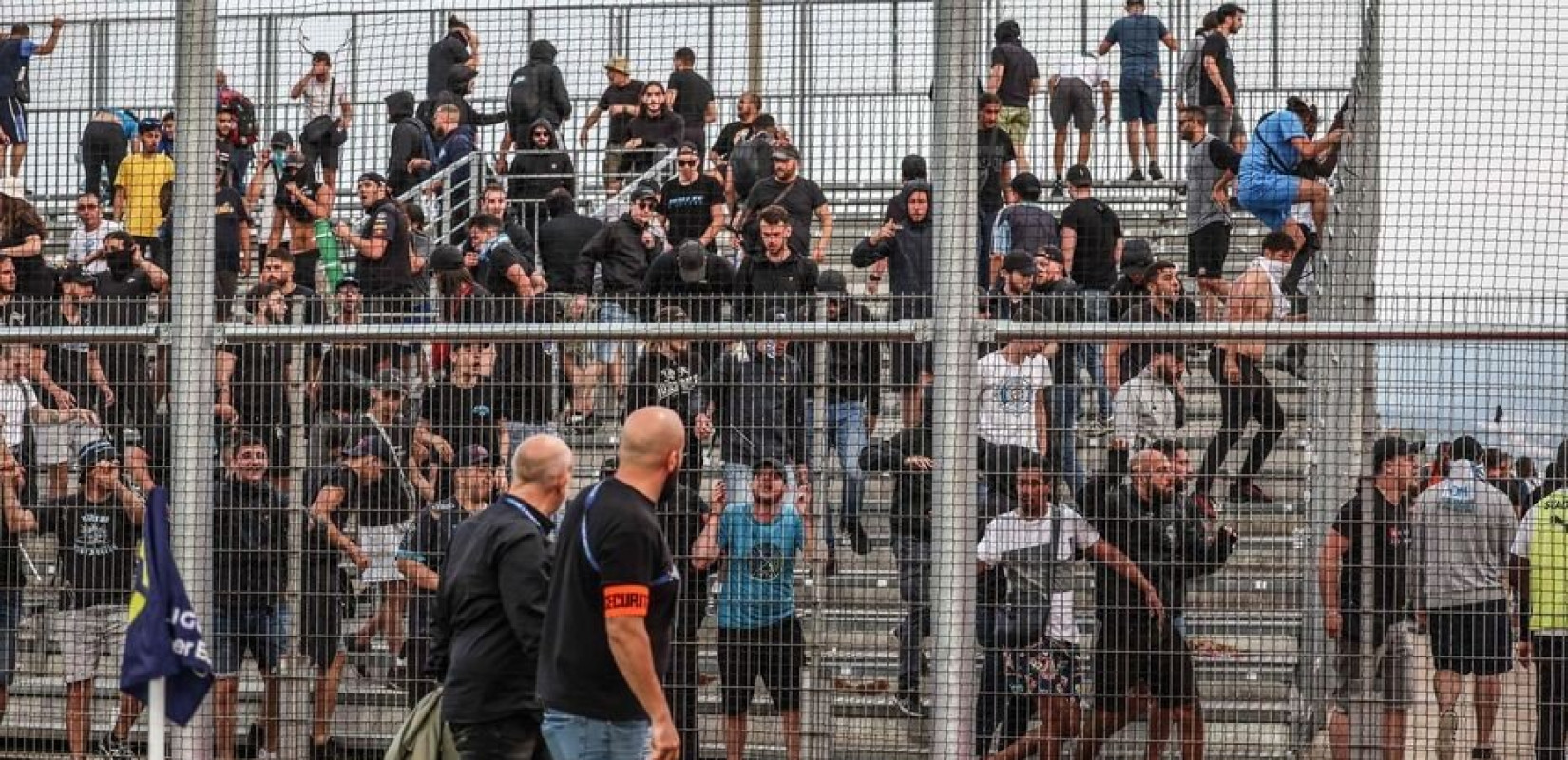 Μόνο οργή και ντροπή: Χούλιγκαν της Αζαξιό επιτέθηκαν σε 8χρονο φίλο της Μαρσέιγ με καρκίνο 