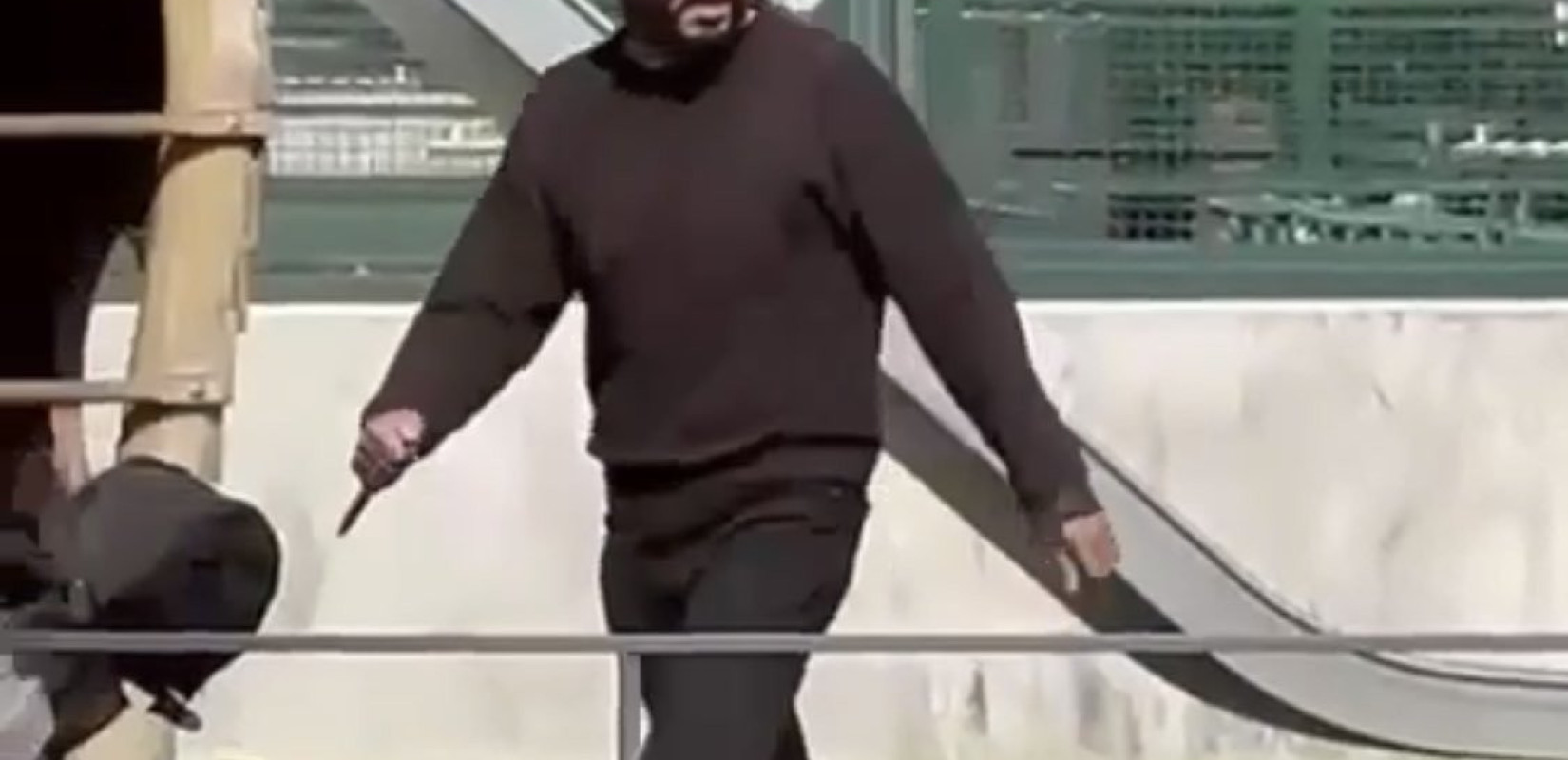 Γαλλία: Ουρλιαχτά παντού και τρόμος - Σοκάρουν τα βίντεο από την επίθεση στην παιδική χαρά  Γαλλία: Ουρλιαχτά παντού και τρόμος - Σοκάρουν τα βίντεο από την επίθεση στην παιδική χαρά