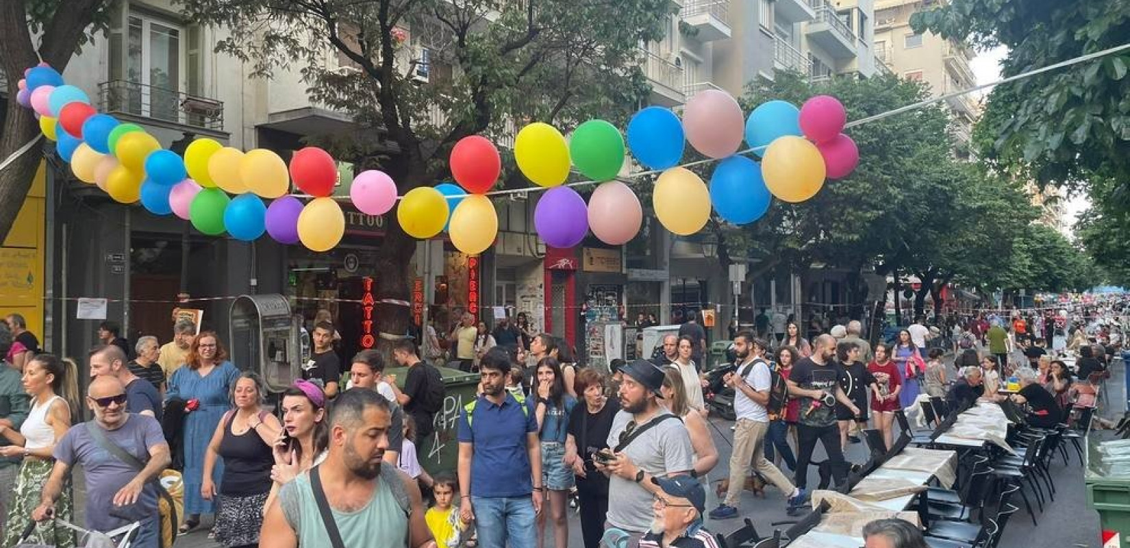 Θεσσαλονίκη: Το 8o Δείπνο της Άνοιξης έστρωσε τραπέζι στην Αλεξάνδρου Σβώλου (βίντεο & φωτ.) Θεσσαλονίκη: Το 8o Δείπνο της Άνοιξης έστρωσε τραπέζι στην Αλεξάνδρου Σβώλου (βίντεο & φωτ.)