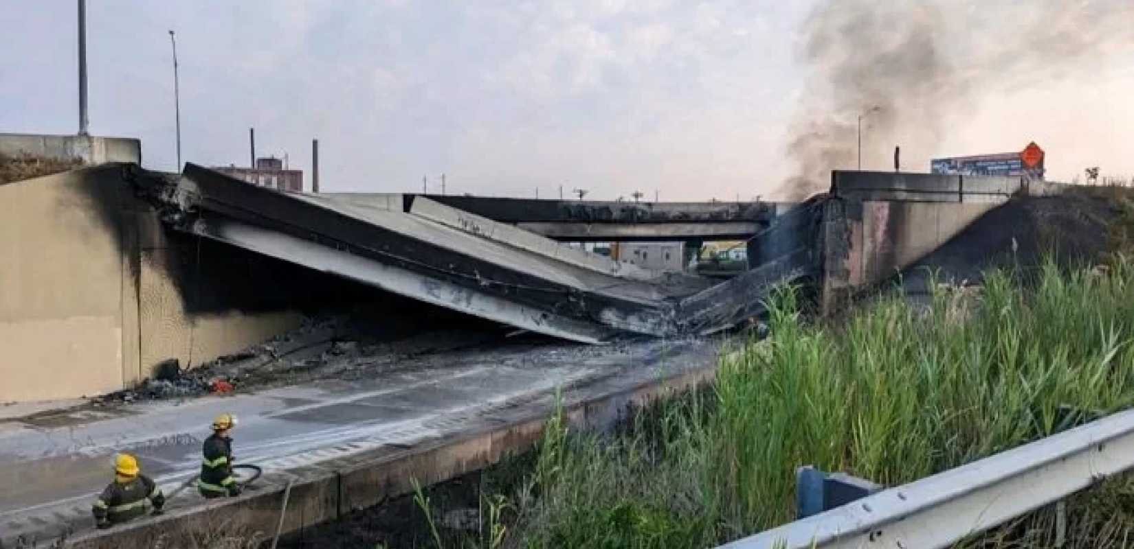ΗΠΑ: Κατέρρευσε αυτοκινητόδρομος λόγω πυρκαγιάς, χωρίς θύματα